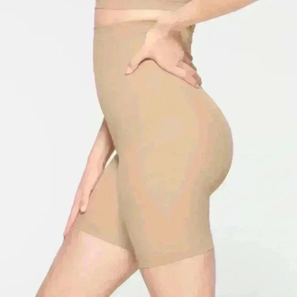 NEW Skims High Waist Seamless Sculpt Mid Thigh Shorts ~ XL - Picture 3 of 8